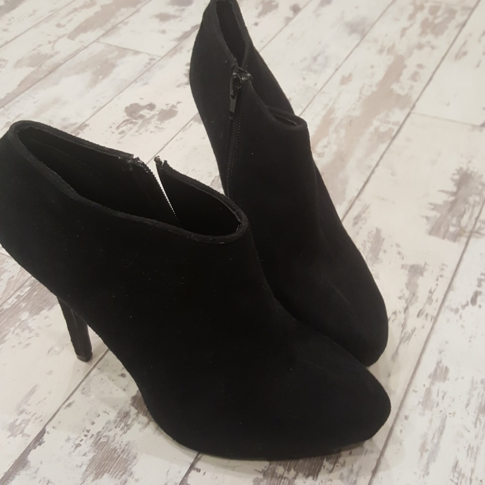Booties - Picture 3 of 4